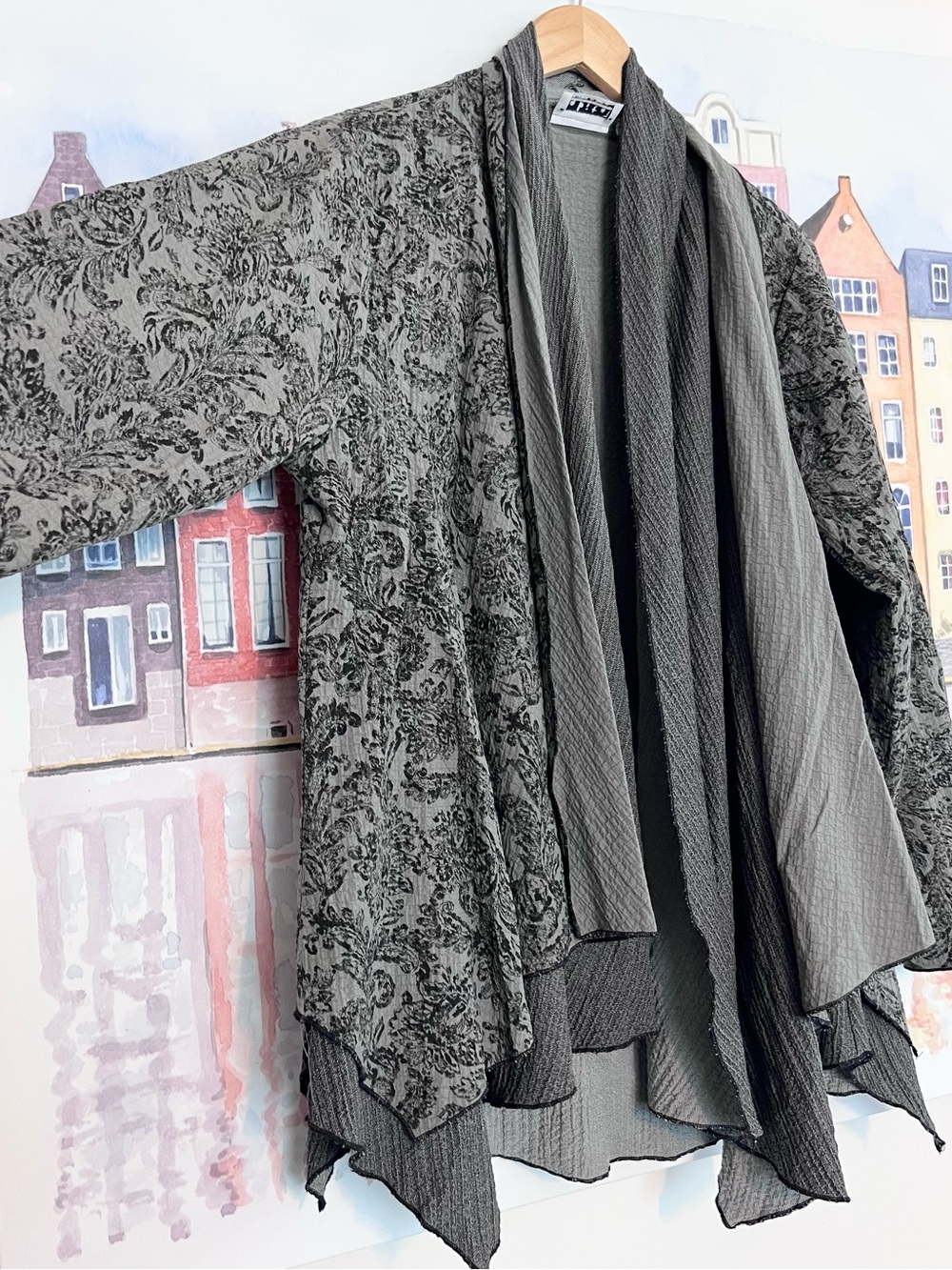 Habitat Lagenlook Multi Layer Greenish Gray/Black Crinkle Floral Jacket - Picture 2 of 12